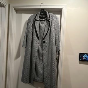 Albert Nipon two piece sheath dress and jacket.  Polyester viscous elastane.